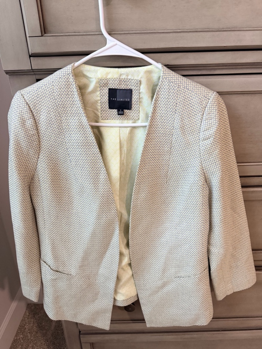 The Limited Women's Cream with blue Textured Open Blazer size Small 
Excellent